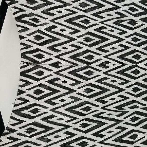 Eshakti Fit & Flare Dress with Pockets - Picture 5 of 11